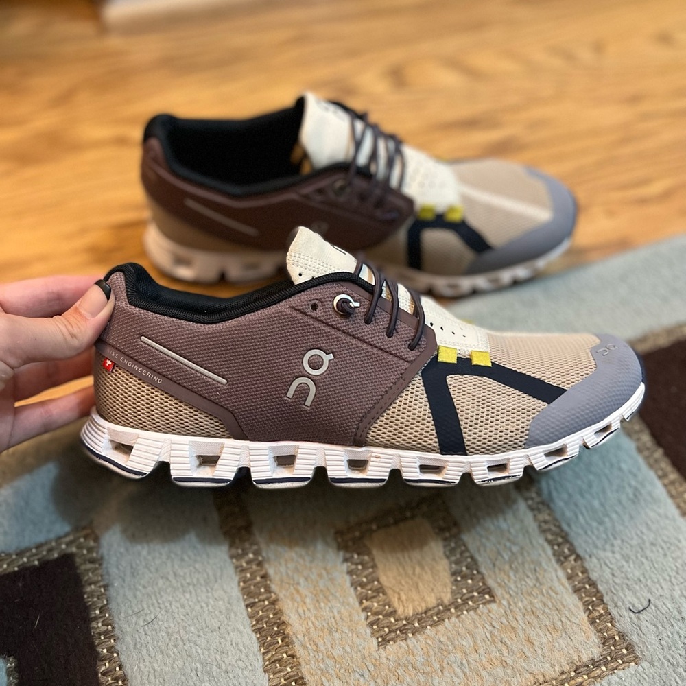 On Running cloud 70/30 grape sand